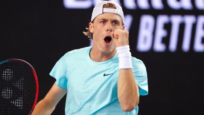 Shapovalov: 'Tôi suýt tè ra quần'