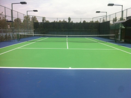 Phối màu lạ nhưng đẹp cho 1 sân tennis quận 9