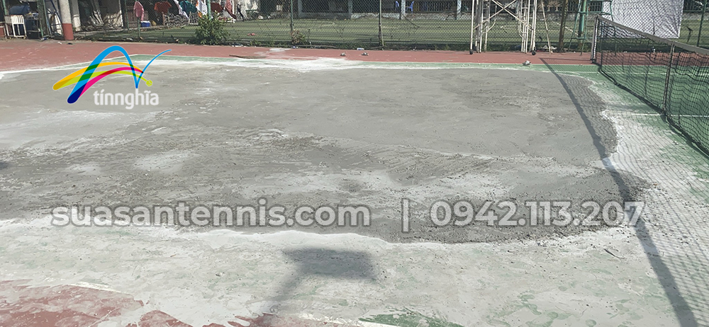 sửa chữa và sơn lại hệ thống sơn Decoturf 4 lớp sân tennis vườn lan 1