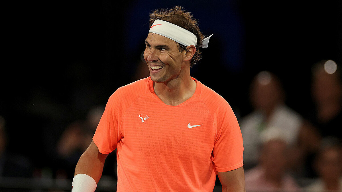 Nadal hạ Thiem trong trận đấu biểu diễn