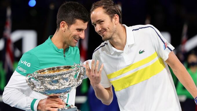 Medvedev ca ngợi hành xử của Djokovic